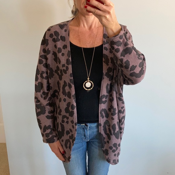 Leopard Print Open Cardigan - Picture 8 of 9